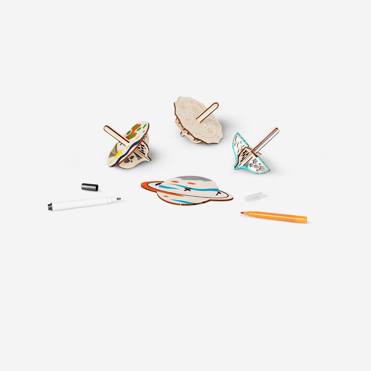 Multicolour make-your-own spinning tops. 3 pcs