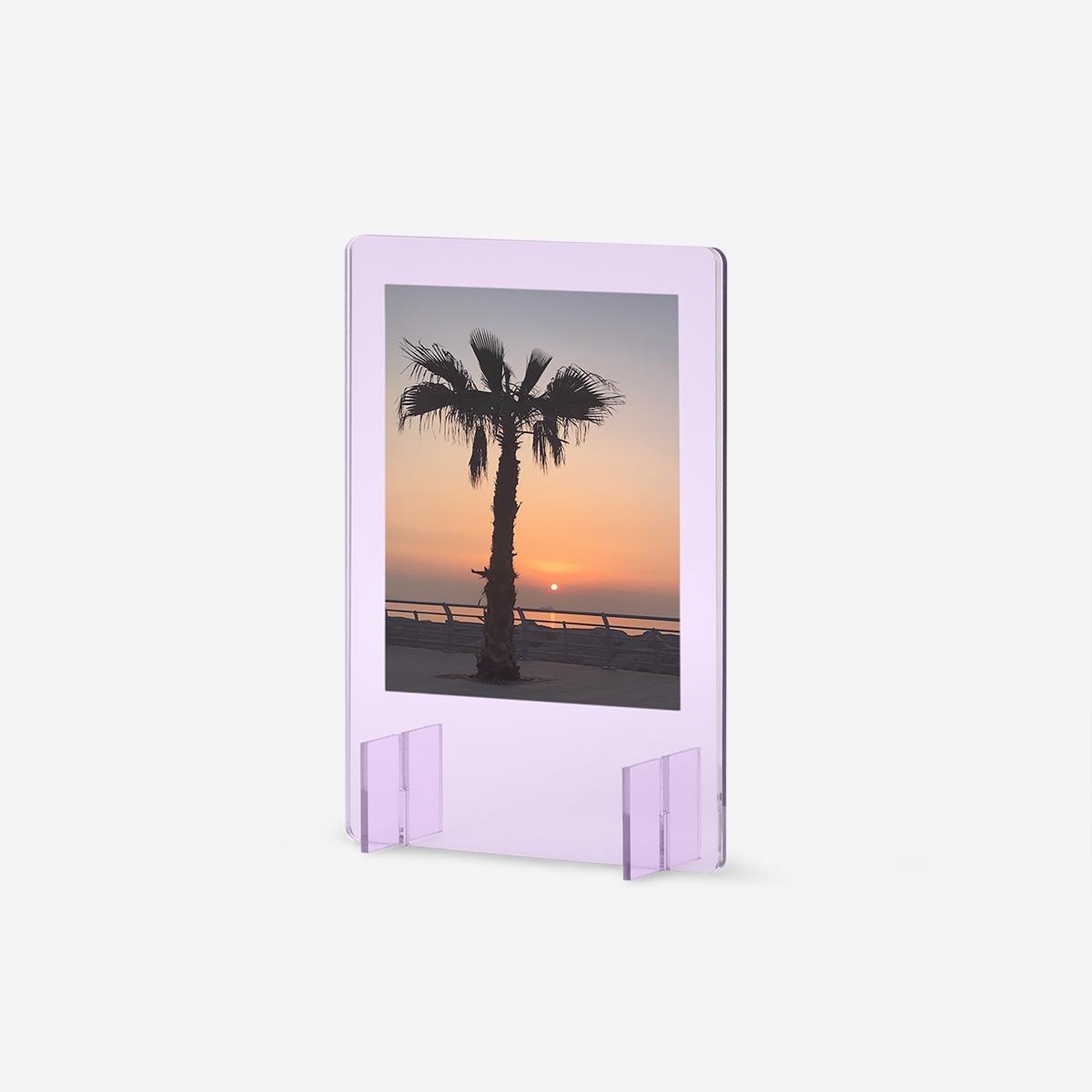 Purple plexiglass picture frame. 11x16 cm