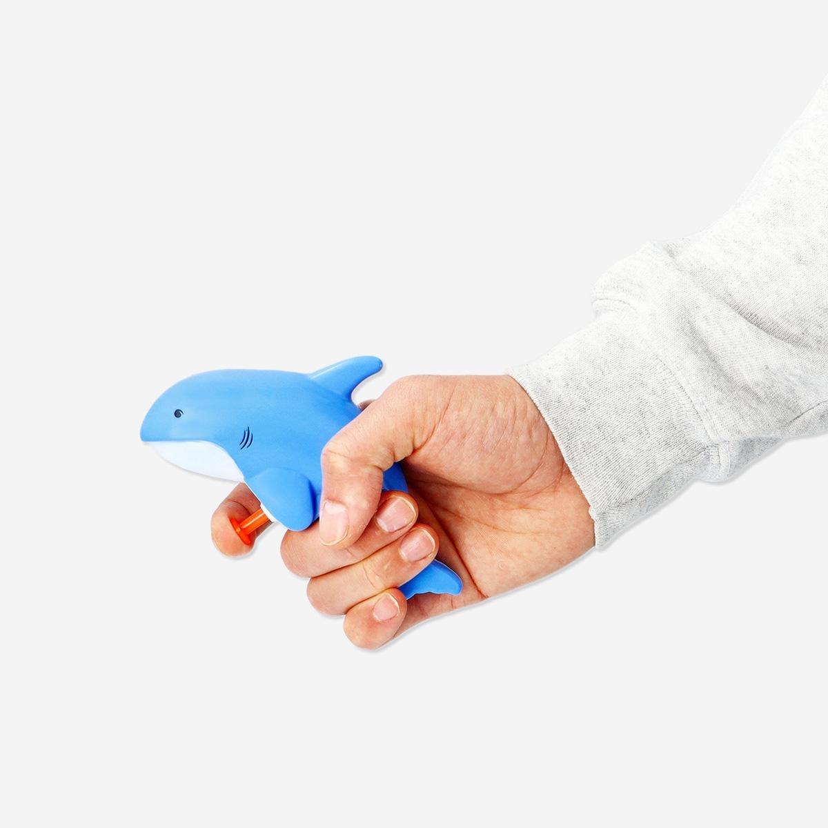BLUE       Shark water blaster