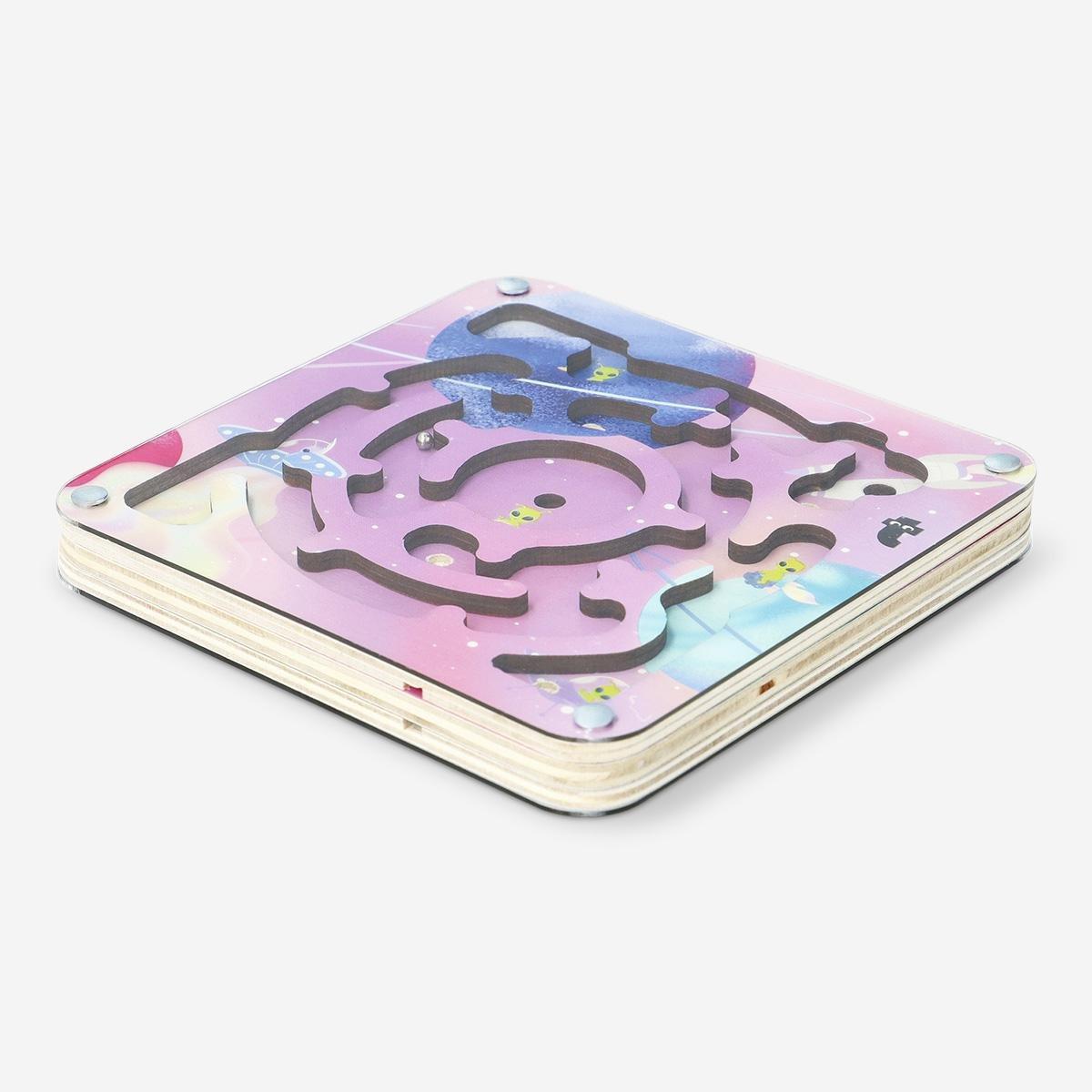 Multicolour double-sided maze iq game