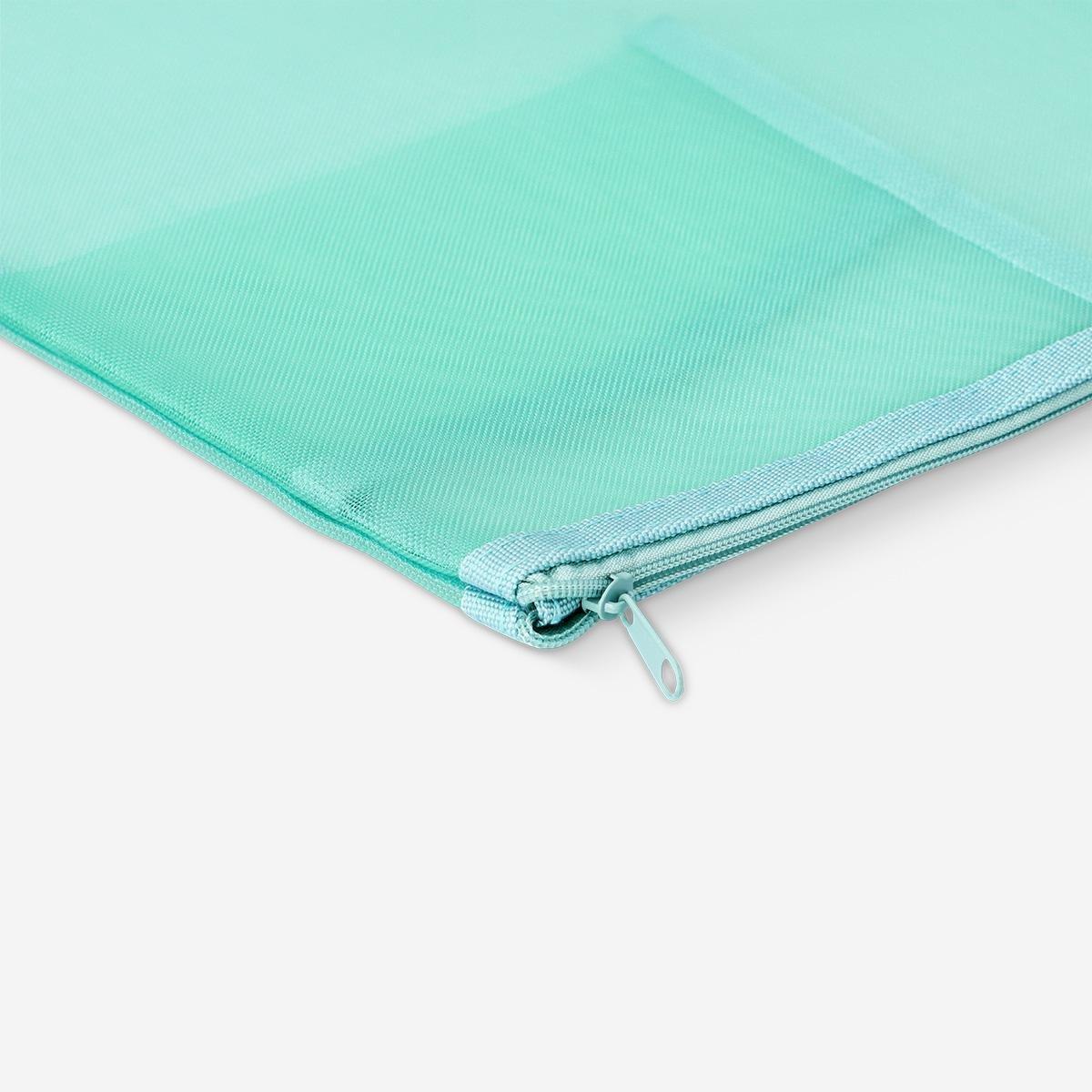Blue mesh pouch. a4