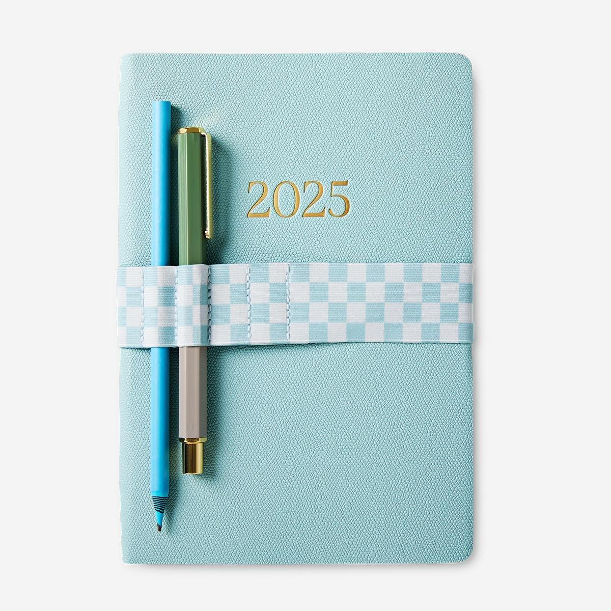 Multicolour checkered pen holder for books