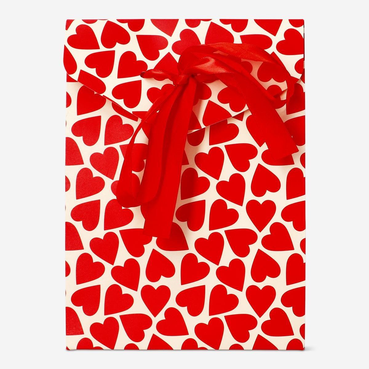 Red red hearts and bow gift bag