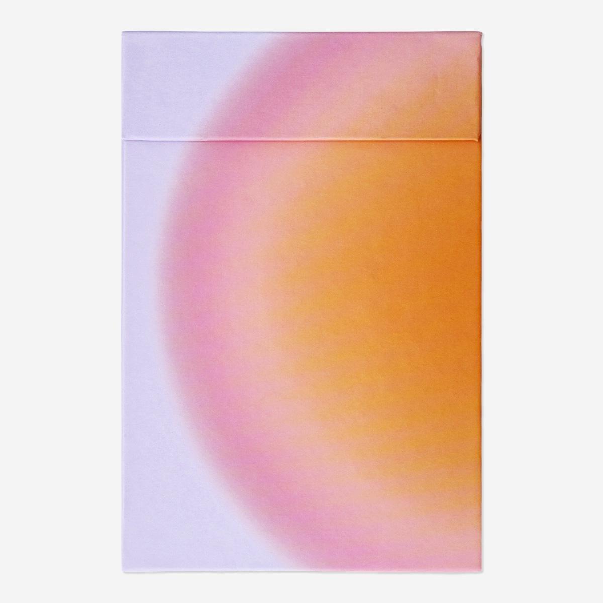 Multicolour notepad with magnetic closure
