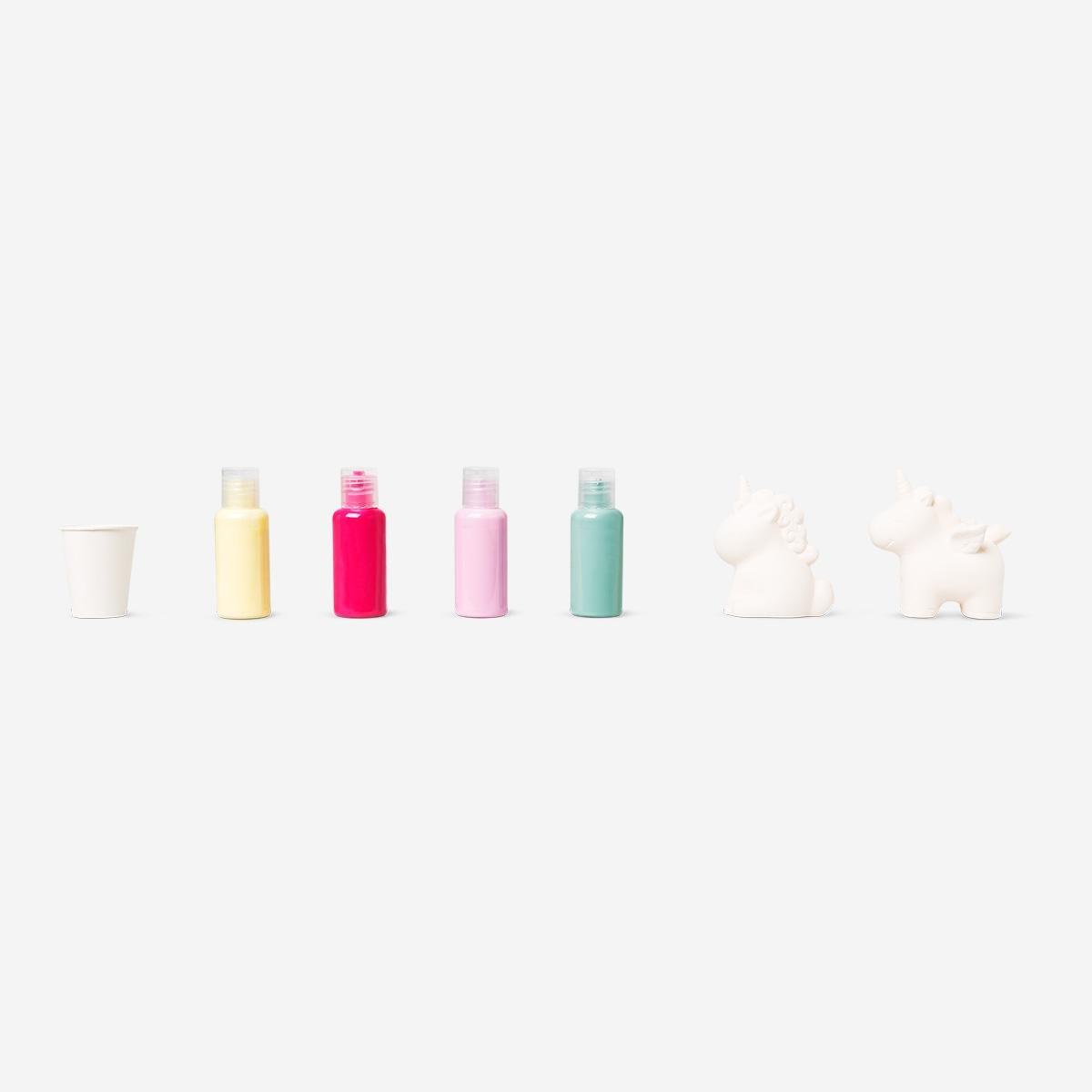 Multicolour pouring set with ceramic unicorn