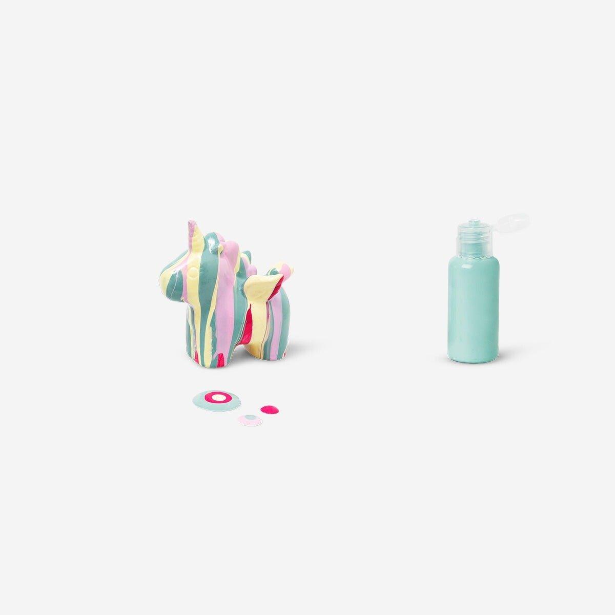 Multicolour pouring set with ceramic unicorn