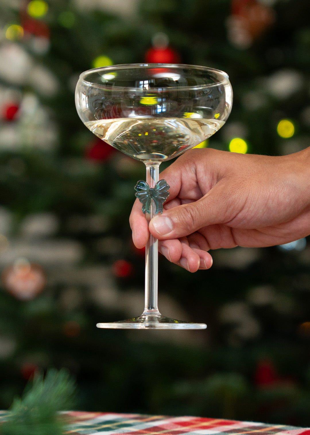 Green Wine Glass With Embossed Bow - 320 Ml