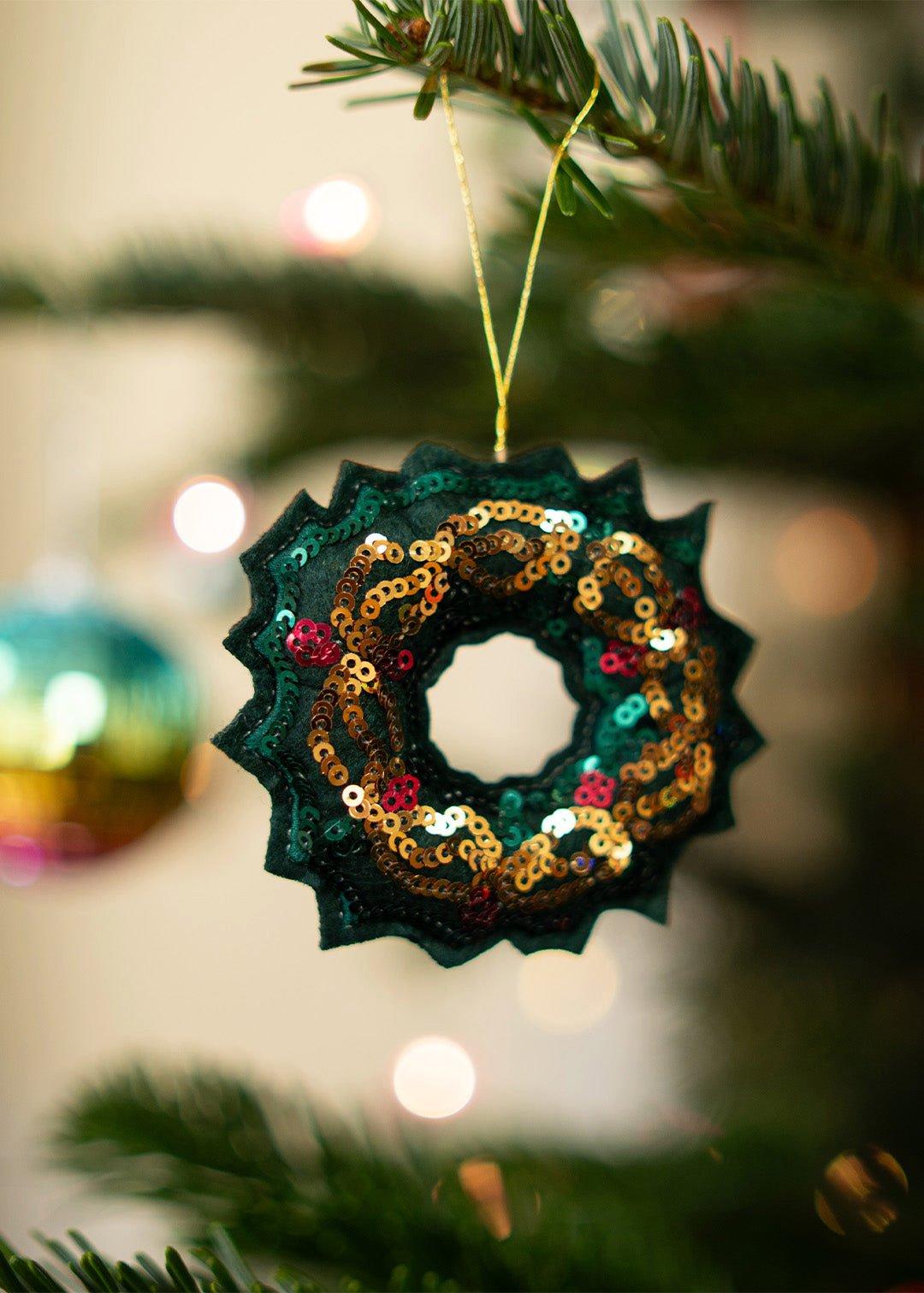 Green Hanging Ornament - Wreath With Sequins